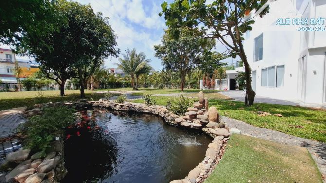 Bán Biệt thự đường Dương Tử Giang, Khuê Mỹ, Ngũ Hành Sơn, DT 2064m2, 3 tầng.