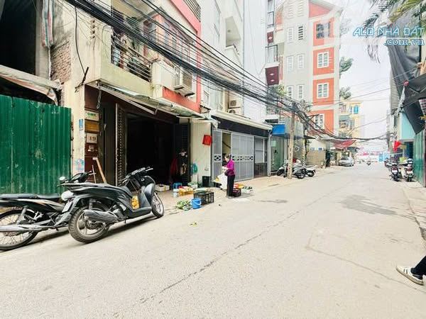 Bán nhà mặt ngõ ô tô phố Pháo Đài Láng , Quận Đống Đa 5 tâng, mặt tiền 4m, diện tích 69m2