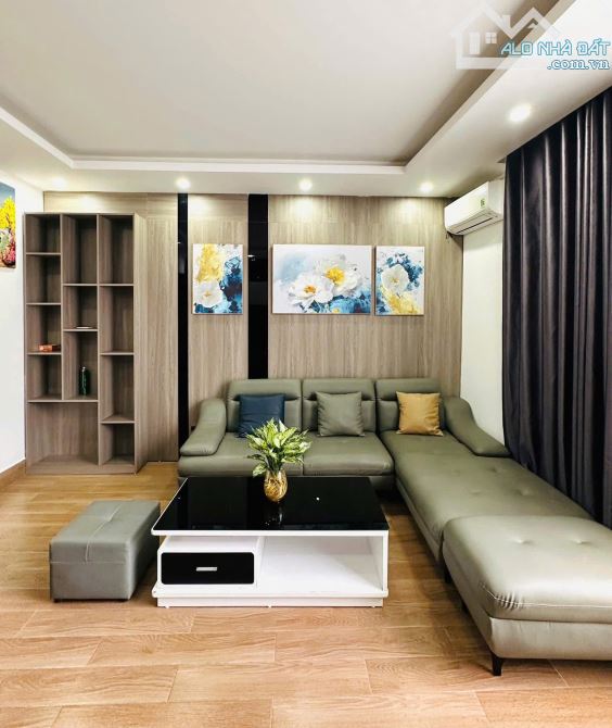 Chỉ 11.8 Tỷ Nhà đẹp Hoàng Ngân, Cầu Giấy. Phân lô* Sát phố* 5m Oto tránh. DT 44m2* 5 Tầng*