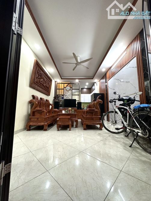 Bán Nhà Quận Hoàng Mai : Phố Thanh Lân - Nhà Xinh - Nội Thất Xịn - 38m - Chỉ 6.2 tỷ