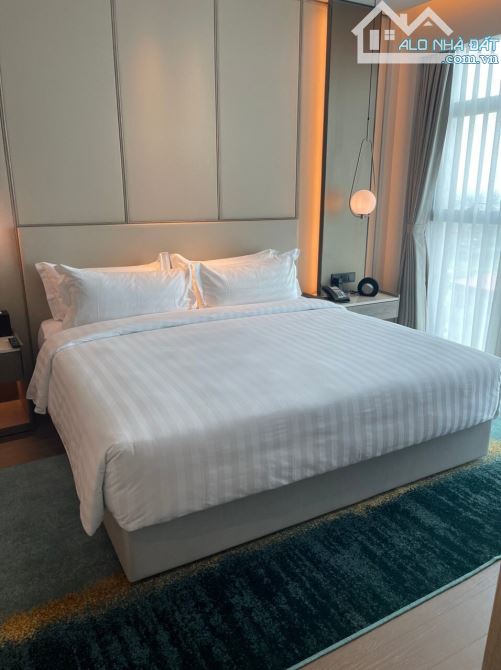 Bán tòa khách sạn mặt đuờng Xuân Diệu - 280m2 x 12 tầng MT 12,5m, View trọn hồ Tây, 252 tỷ