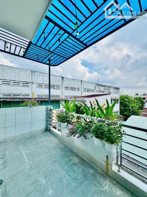 Bán nhà 2 tầng, 48m2 ngay Trần Thiện Chánh, Quận 10. Giá: 3 Tỷ 110. SHR, hẻm xe hơi 5m - 10