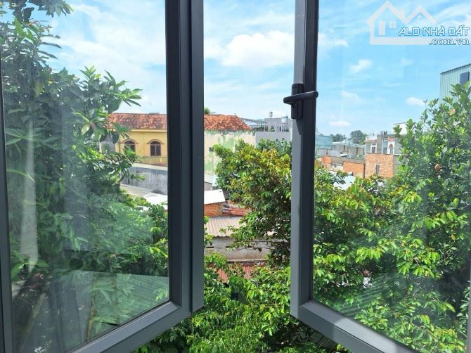 Nhà phố sân vườn đẹp gần chợ Xóm Vắng và Vincom550 Tp. Dĩ An - 11