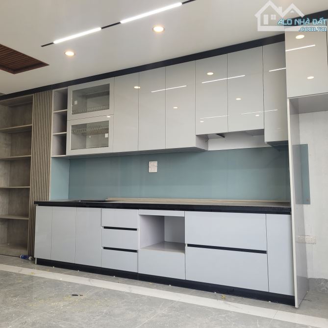 Chủ cần bán nhà 40m x 7 tầng Đặng Vũ Hỷ - Thượng Thanh -LB. Đường 13m giá 13 tỷ - 1