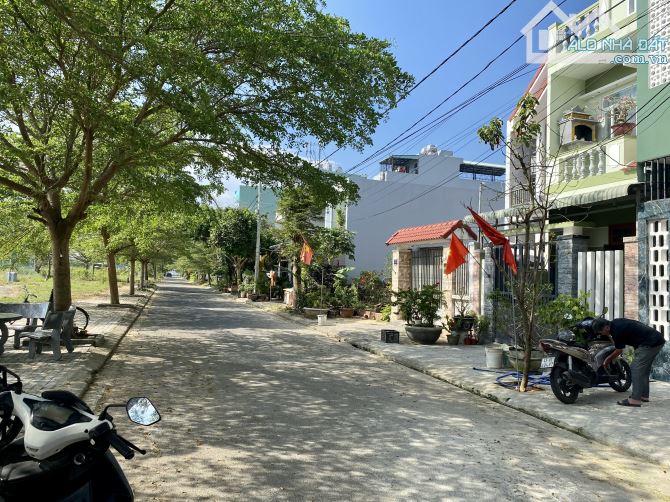 Lô đất đẹp đối diện Công Viên Phú Mỹ An, Vùng Trung 12 giá tốt nhất thị trường - 1