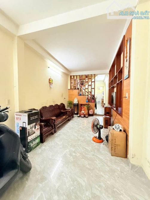 CƯ XÁ TỰ DO – HẺM XE HƠI – GẦN CÁCH MẠNG THÁNG 8, QUẬN 3 – NHÀ NỞ HẬU – 10 TỶ TL - 1
