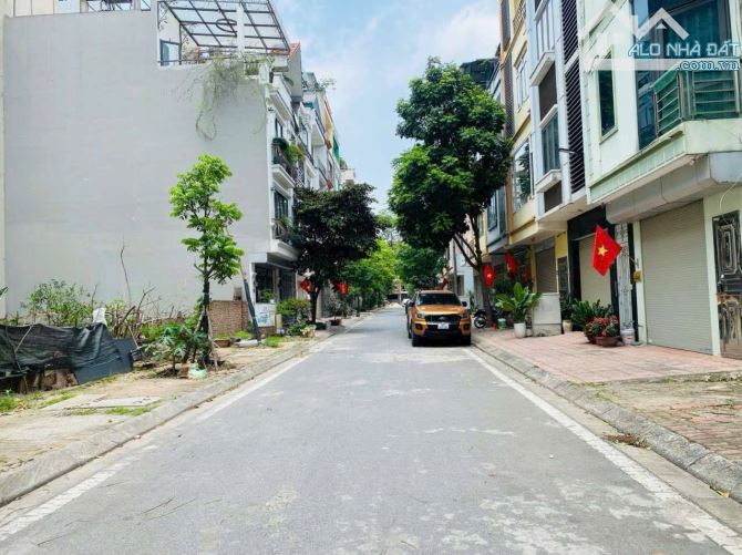 KHÔNG NHANH LÀ BAY!! BÁN ĐẤT VIỆT HƯNG LONG BIÊN 75m2, MT 5m, đường ô tô tải - Giá 10 tỷ - 1
