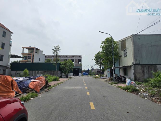 Bán đất . Xuân Hội . Lạc Vệ . dt 90m . mt 6m , hướng N . giá 4 tỷ350 - 1