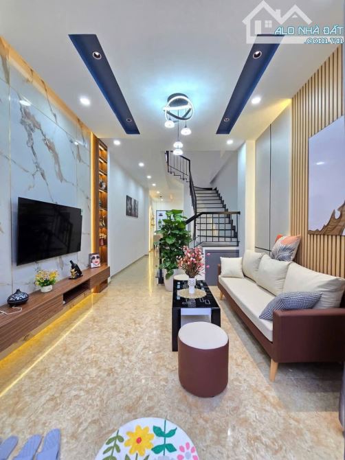 🏡Nhà 3 tầng, 3 mê kiệt 561 Hoàng Diệu. Kiệt 3 m đối diện Chợ Mới, cách đường 60m - 1