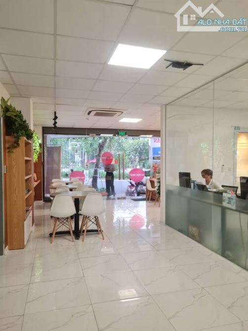 Bán Nhà Mặt Phố Hoàng Cầu. Đống Đa. Thang Máy. Ô Tô. Vỉa Hè. DT 216m2. Giá 110 Tỷ. - 1