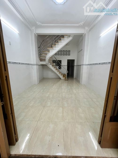 BÁN NHÀ ĐƯỜNG KINH DƯƠNG VƯƠNG, Q.6 – HẺM XE TẢI 6M, CHO THUÊ GẦN 200 TR/NĂM - 60M² - 1