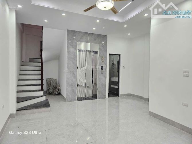 Duy nhất 1 căn Xuân La có thang máy gần ô tô 2p ra Hồ Tây 40m*6T đủ nội thất mới ở luôn - 1