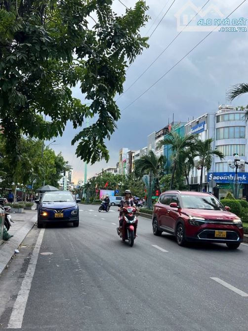 Bán tòa nhà siêu khan hiếm mặt tiền Phan Xích Long, Phú Nhuận. HĐT: 200tr/tháng - 1