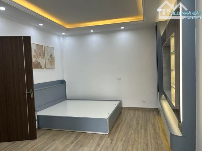Chỉ hơn 200tr/m2, ngõ oto, thông, 100m ra phố Kim Giang, 42m, 4t, 4pn, mới, giá 8.399tỷ - 1