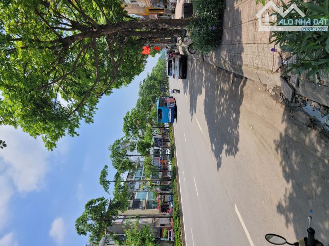 Bán Nhà Mặt Phố Ngô Gia Tự Kinh Doanh Đỉnh Dt 20m2, MT 6m - 1