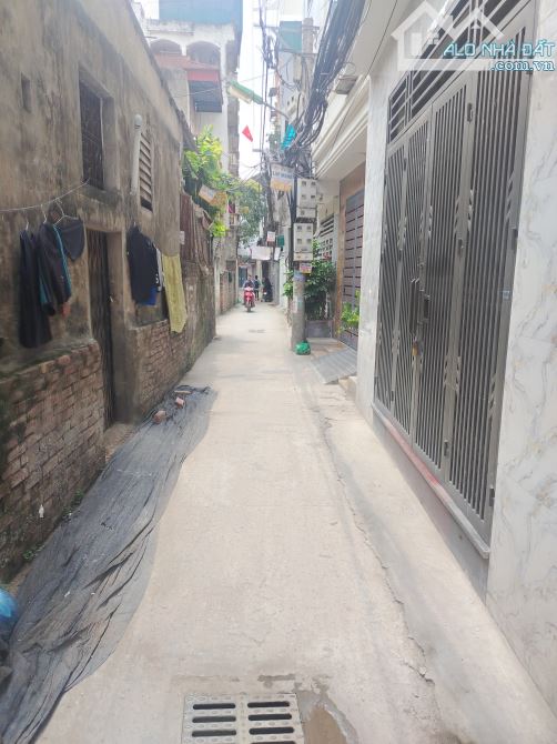Bán Nhà Lĩnh Nam - Quận Hoàng Mai - Gần Cầu Mai Động - 38m - 5 tầng - giá chỉ 6.4 tỷ - 1