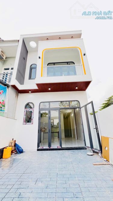 BÁN NHÀ SIÊU ĐẸP NGAY ĐƯỜNG ĐỒNG KHỞI,SỔ RIÊNG THỔ CƯ,700TR NHẬN NHÀ - 1