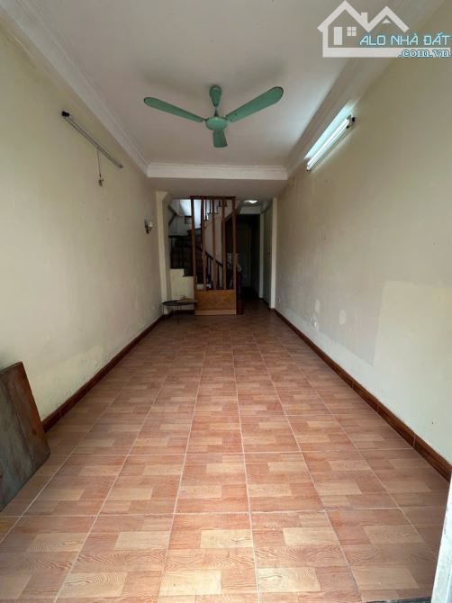 ÔTÔ ĐỖ CỬA- CHO THUÊ - NHÀ ĐẸP - Ở SƯỚNG - 1