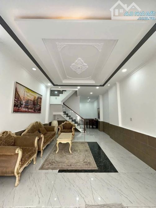 Cho thuê hẻm 6m Lê Thị Chợ, Quận 7 DT 4,5 x12m, 3 lầu. Giá 23 triệu - 1