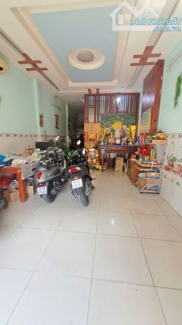 NHÀ MẶT TIỀN KINH DOANH KÊNH TÂN HÓA 64M2 CHỈ 7.9 TỶ - 1