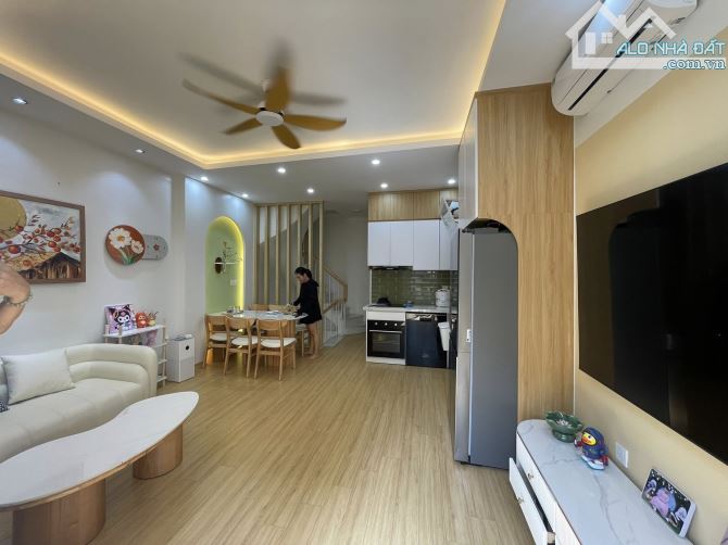 Bán nhà KĐT Văn phú, DT 40m2, 5 tầng, MT 4,6m, Gara Ô tô, Kinh doanh, giá hơn 11 tỷ - 1