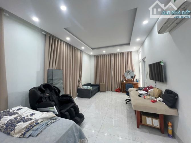 SIÊUPHẨM LÔ GÓC 2 TẦNG-TT LÀNG ĐẠI HỌC, FPT-HOÀ HẢI-Đường NGUYỄN DUY CUNG-135m2-NHỈNH 6 TỶ - 1