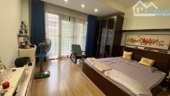 CẦN BÁN NHÀ MẶT PHỐ – TỔNG CỤC 5, TÂN TRIỀU  * Diện tích: 70m² * 5 tầng * Mặt tiền 4.6m  * - 1