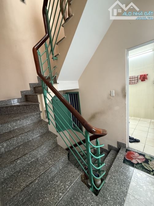 Bán nhà PHẠM VĂN HAI TÂN BÌNH 5 Tầng 6 PN 6 Tỷ xíu - 1