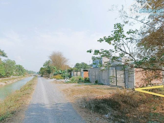 MT Bờ kênh Tân Thông Hội 5,25x27m đã lên thổ cư - giá chỉ 790tr - 1