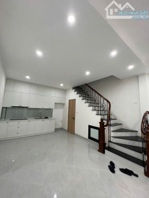 Bán nhà nguyễn văn cừ 37m 5 ngủ chỉ 6.2 tỷ 30m ra mặt phố 5p sang nội thành - 1