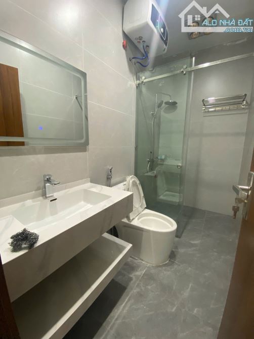 Nhà đẹp Văn Cao - 4 tỉ 750tr full nội thất chỉ sau nhà mặt đường. - 1