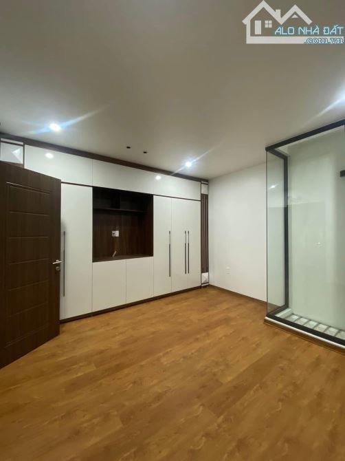 Bán nhà 4 tầng thang máy xịn sò tại Hồ Đá, Sở Dầu, Hồng Bàng - 1
