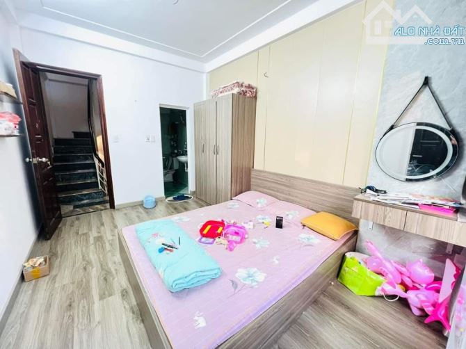 Siêu hiếm! Chung cư Hoàng Cầu Đống Đa: 60m2 2 ngủ nhỉnh 5 tỷ, có sổ riêng, khu vip miễn bà - 1