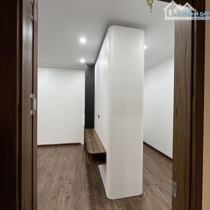 BÁN NHÀ BA ĐÌNH - 54 M 6 TẦNG - THANG MÁY - VÀI BƯỚC CHÂN RA PHỐ - 1