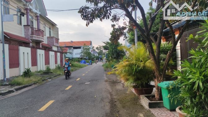 Cần bán lô đất 250m2 tại trung tâm thành phố Phú Mỹ, Bà Rịa Vũng Tàu - 1