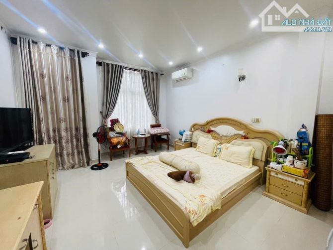 NHÀ 5 TẦNG HXH VÀO NHÀ - VÕ VĂN TẦN - NGUYỄN ĐÌNH CHIỂU - 4.4X10M - CHỈ 13 TỶ - 1