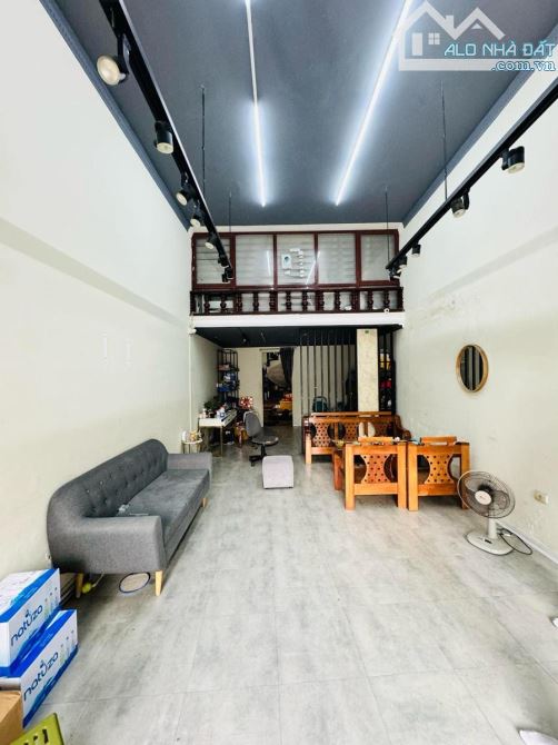 NHÀ MẶT PHỐ TRUNG TÂM PHỐ CỔ HOÀN KIÊM , XÂY KHÁCH SẠN TUYỆT VỜI - 1