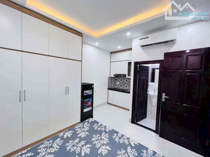 Tòa CHDV Xã Đàn 18 phòng, DT 1.2 tỷ/năm, cách ô tô 15m, nhà mới, 2 mặt thoáng, gần phố,70m - 1