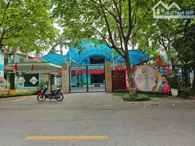 Bán nhà Giang biên 5 tầng x 48m xây chắc - 1