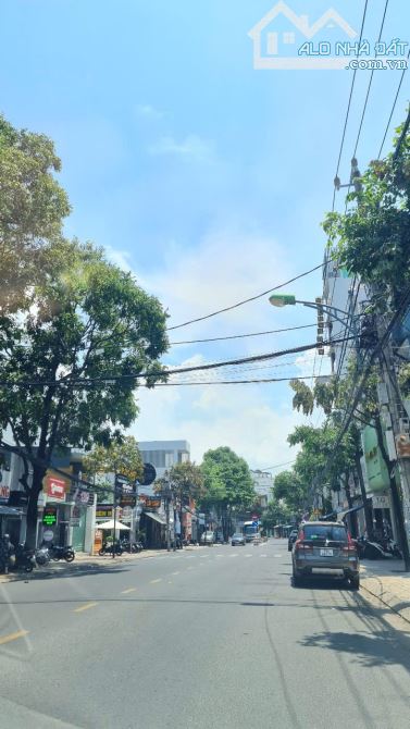 🌈 Bán Nhà góc 2 mặt tiền đường Nguyễn Thị Minh Khai - Nha Trang - Giá 30 Tỷ - Diện tích : - 1
