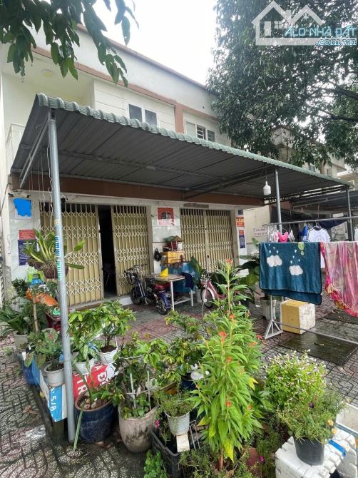 Giá sập sàng cần bán nhà 1ty7 bàu bàng bình dương phía sau tòa nhà - 1