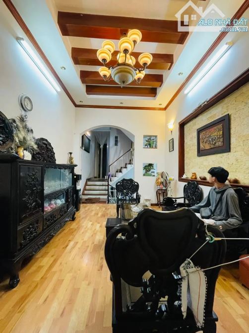 BÁN NHÀ PHÂN LÔ PHỐ VĂN CAO BA ĐÌNH 17 TỶ DT 40m2 MT 4m 5T 2 MẶT TIỀN VỈA HÈ Ô TÔ TRÁNH KI - 1