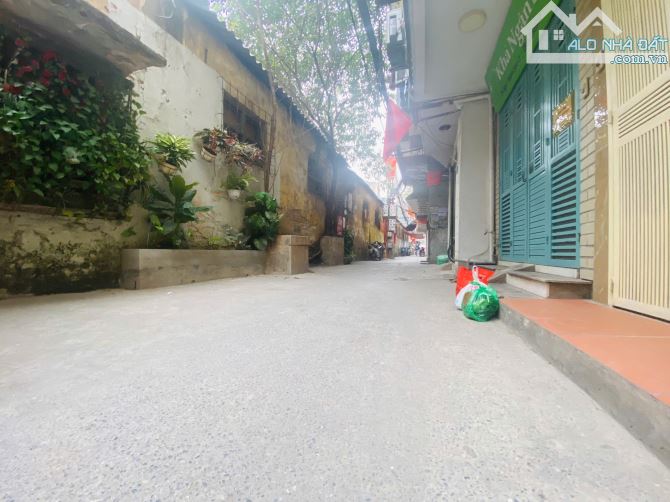 Cần bán gấp nhà mặt ngõ, phố Tôn Đức Thắng-Đống Đa, cách phố 60m2, nhỉnh 12 tỷ nhỏ xíu - 1