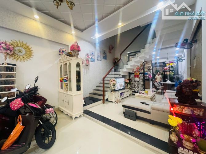 🏡 BÁN NHÀ 1 TRỆT 2 LẦU ĐẸP – FULL NỘI THẤT – GẦN CHỢ PHI TRƯỜNG PHƯỜNG 9 – GIÁ CHỈ 6.2 TỶ - 1
