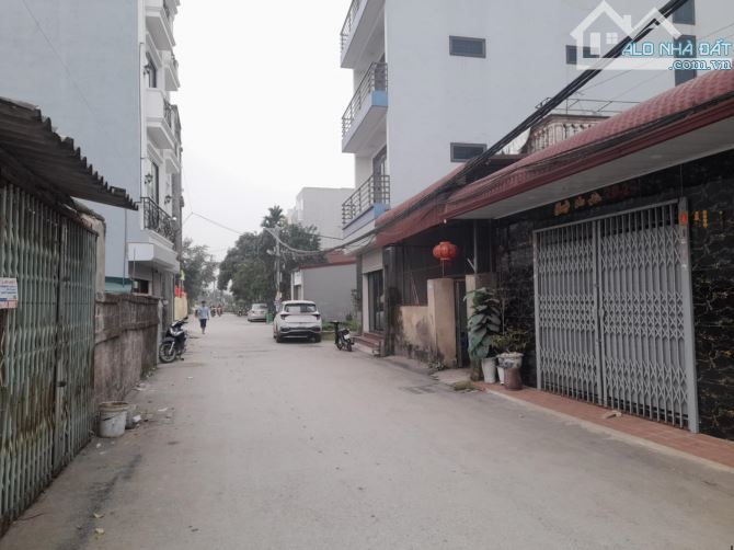 ĐẤT YÊN NGHĨA ĐƯỜNG THÔNG ÔTÔ TRÁNH - 1