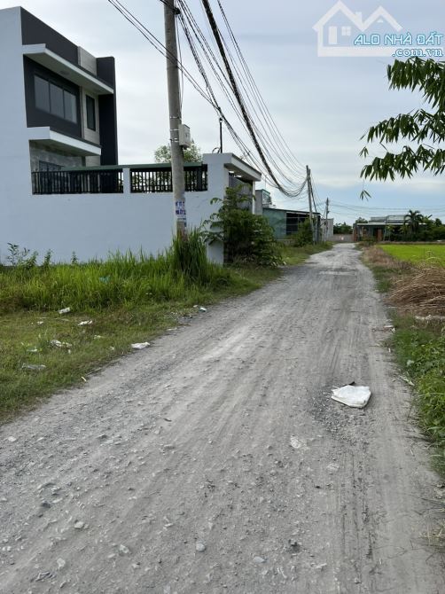Cần bán đất kế trường THPT Đức Hòa, Long An, đường Nguyễn Văn Dương, 105m2 giá 810 triệu - 1