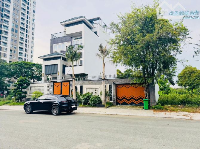 Tòa CHDV Mặt tiền ĐS ngay Quốc Hương , DT: 10.3x25m, KC: Hầm 6 Tầng,cho thuê: 200tr 65 Tỷ - 1
