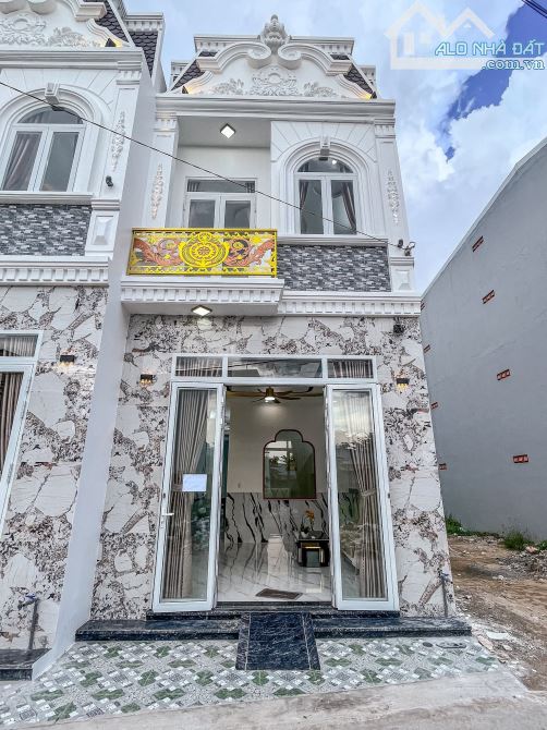 NHÀ MẶT TIỀN TÔ VĨNH DIỆN GẦN BV NHI VÀ ĐH FPT - 1