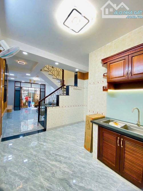 Bán nhà ngay Đồng Nai, Phường 15, Quận 10. Giá: 3 tỷ 072tr/62,9m2, sổ riêng - 1