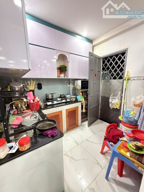 CHỈ 5 TỶ LÀ  CÓ NGAY NHÀ TÂN PHÚ – 3 TẦNG MỚI Ở NGAY - GẦN NGAY CHỢ, BIG C - KHU DÂN TRÍ - 1